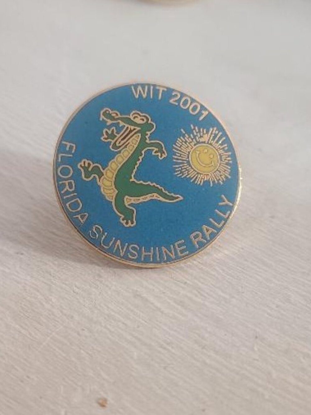 Winnebago International Travelers WIT 2001 Lapel Pin - Florida Sunshine Rally